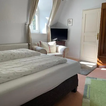 Jagdschloesschen Schwartow Hotel *