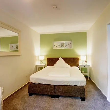 Jagdschloesschen Schwartow Hotel *